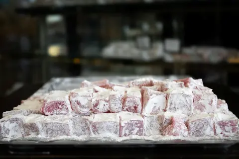 Klasik Güllü Lokum 1 Kg
