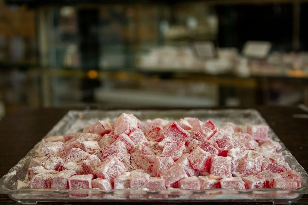 Pembe Meyveli Pudralı Lokum 1 Kg